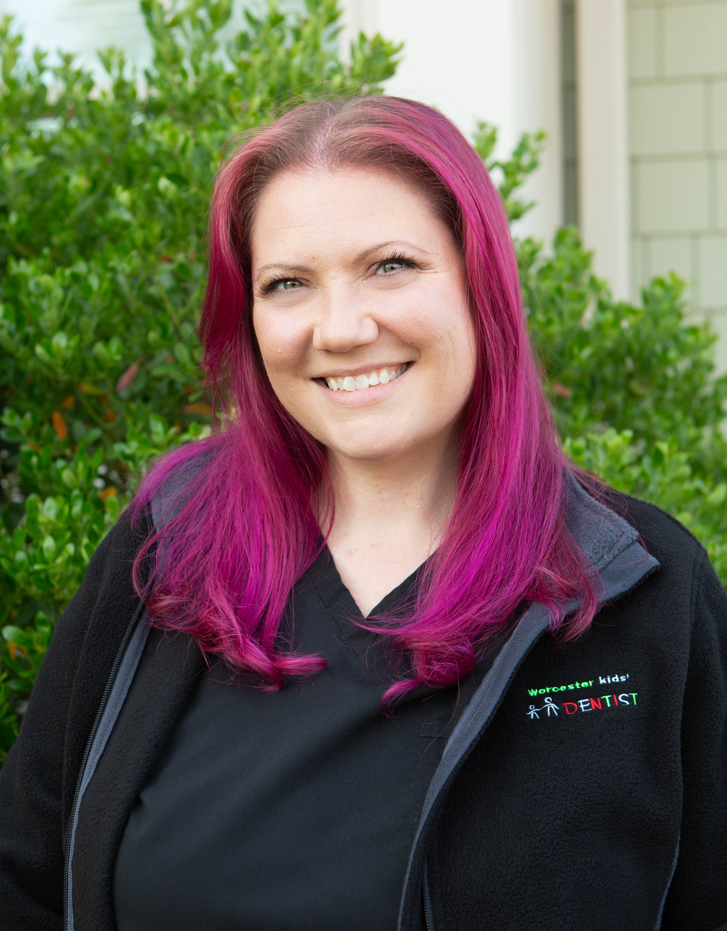 Traci, Front Desk